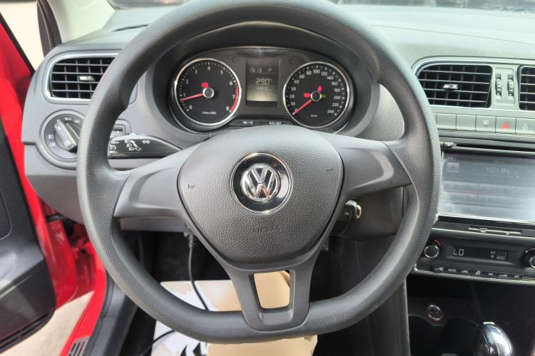 Used Volkswagen Polo 2014 1.6L Automatic Comfort Edition Steering Wheel