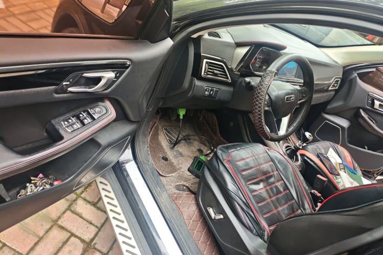 Used Zotye Domy X5 2015 1.5T Manual Luxury Model China V Standard