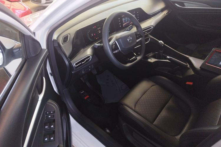 Used CHANGAN Eado 2022 PLUS 1.6L GDI Manual Elite Model Driver Seat