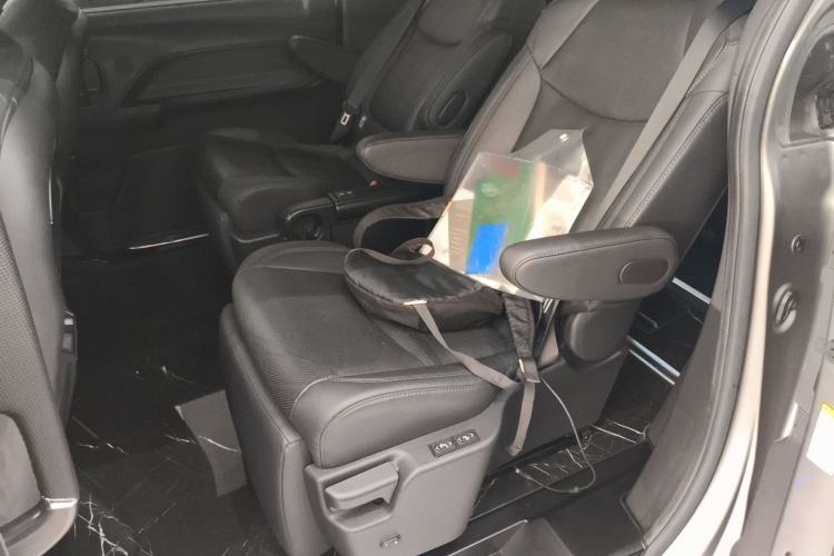Used Toyota SIENNA 2021 2.5L Hybrid Platinum Edition Left Rear Seat