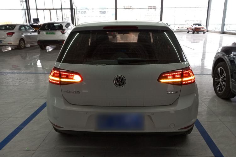 Used Volkswagen Golf 2016 1.6L Automatic Fashion Model