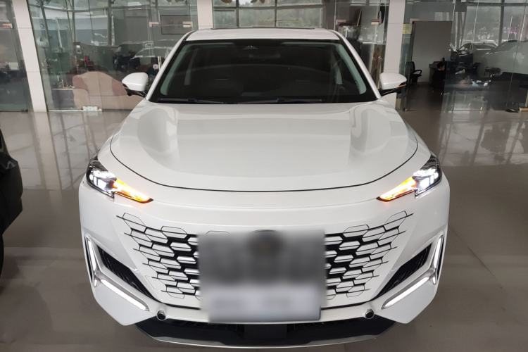 Used CHANGAN UNI-K 2024 2.0T Two-Wheel Drive Global Edition Exterior 1