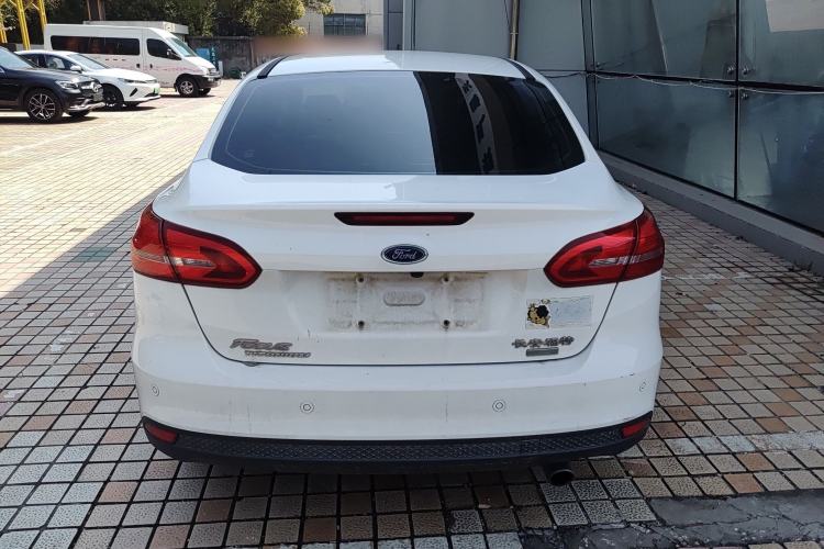 Used Ford Focus 2015 Sedan EcoBoost 180 Automatic Flagship Model
