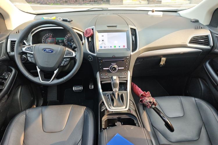 Used Ford Edge 2015 2.0T GTDi Four-Wheel Drive Prestige Model Center Console