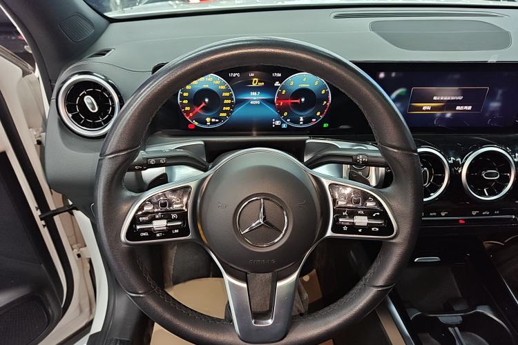 Used Mercedes-Benz GLB 2023 GLB 200 Dynamic Edition Steering Wheel