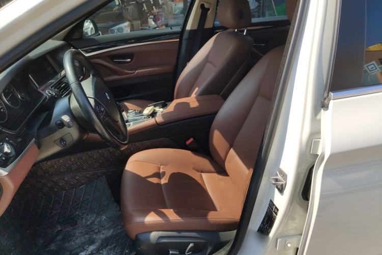 Used BMW 5 Series 2014 520Li Elegant Model
