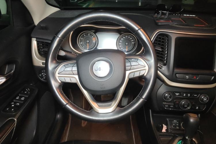 Used Jeep Cherokee 2017 2.4L Leading Smart Edition Steering Wheel