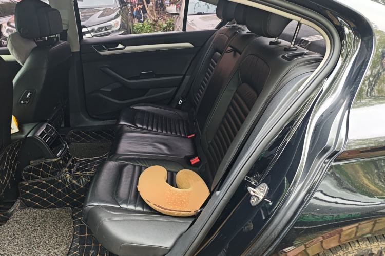 Used Volkswagen Magotan 2017 330TSI DSG Leading Model
