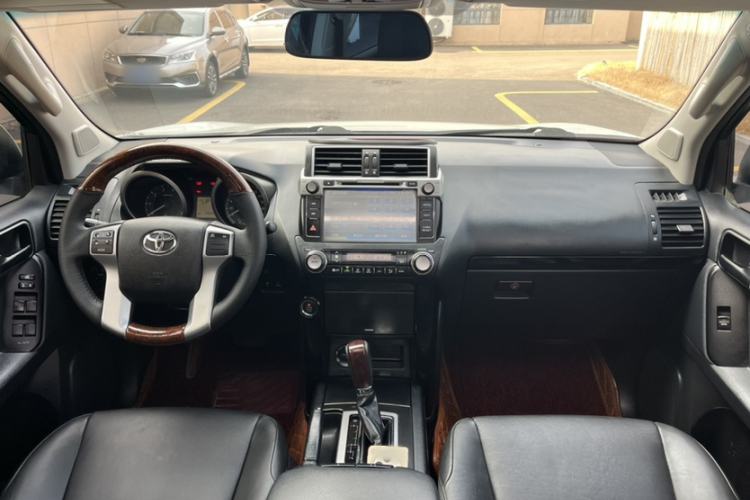Used Toyota Prado 2015 2.7L Automatic Standard Edition Interior 1
