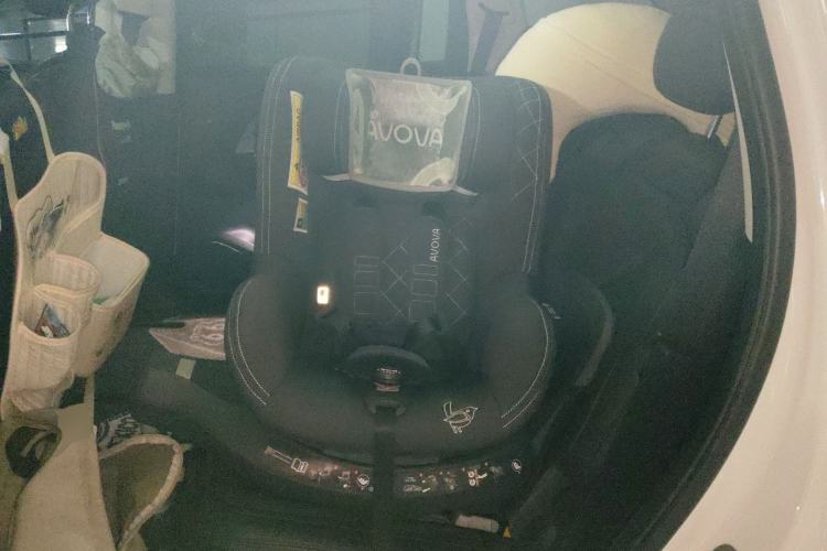 Used Nio ES8 2018 355 km Base Version 7-Seater Edition Left Rear Seat