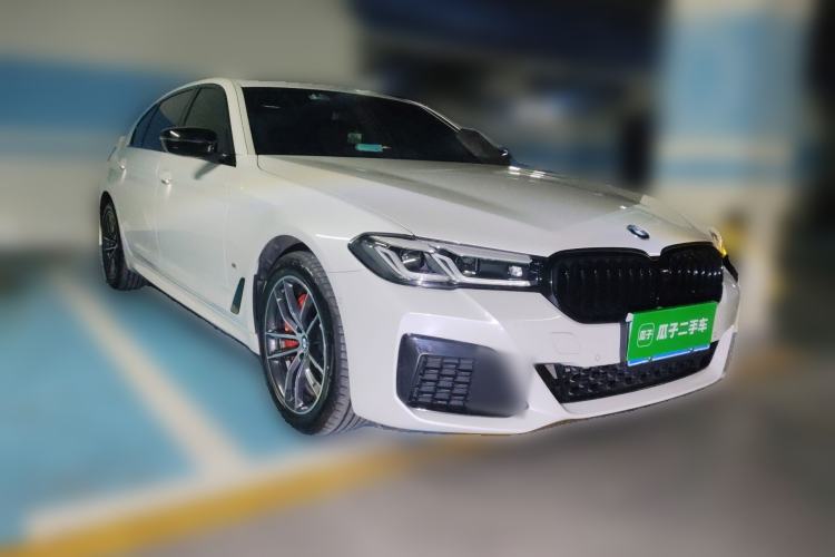 Used BMW 5 Series 2022 Second Facelift 525Li M Sport Package Front Right 45 Deg