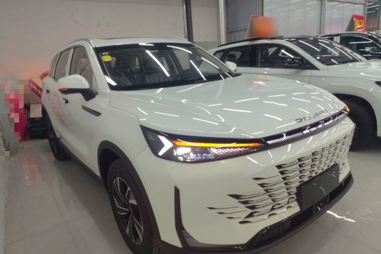 Used BAIC Beijing X7 2023 1.5TD DCT Premium+ Edition Front Right 45 Deg