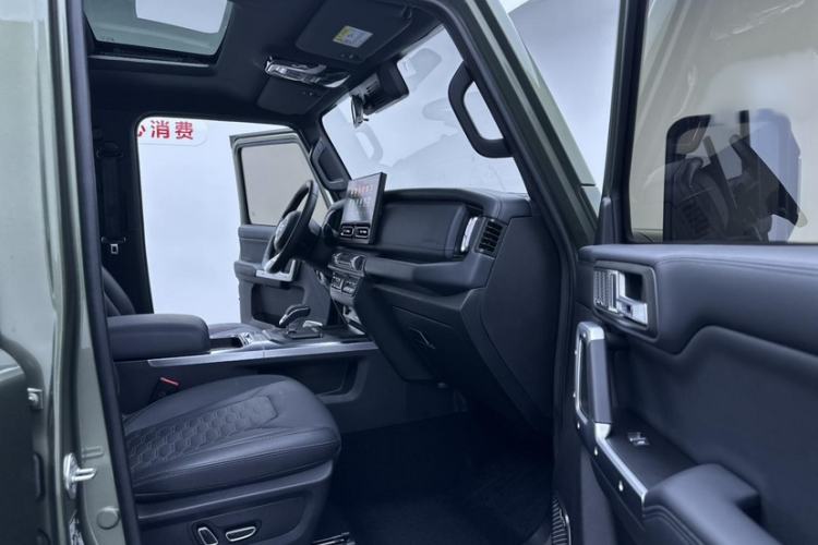 Used 212 T01 2024 2.0T Explorer