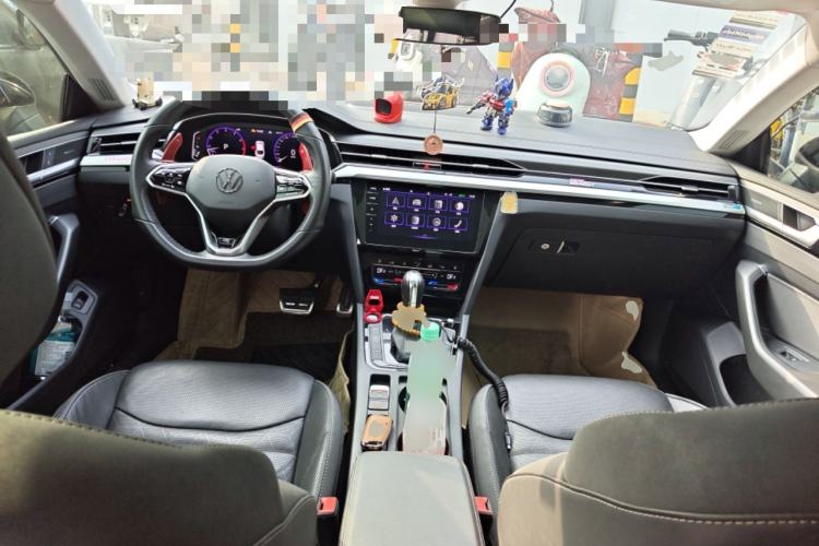 Used Volkswagen FAW-Volkswagen CC 2021 380TSI Striking Edition Center Console