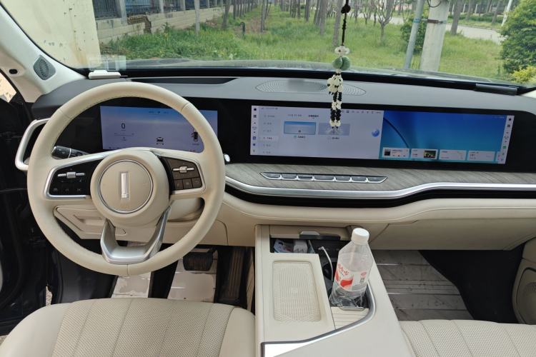 Used Wey Lanshan 2023 Four-Wheel Drive Ultra-Long Range Version Center Console