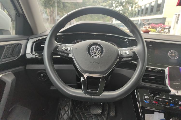 Used Volkswagen Tayron 2020 330TSI Two-Wheel Drive Luxury Smart Connectivity Version