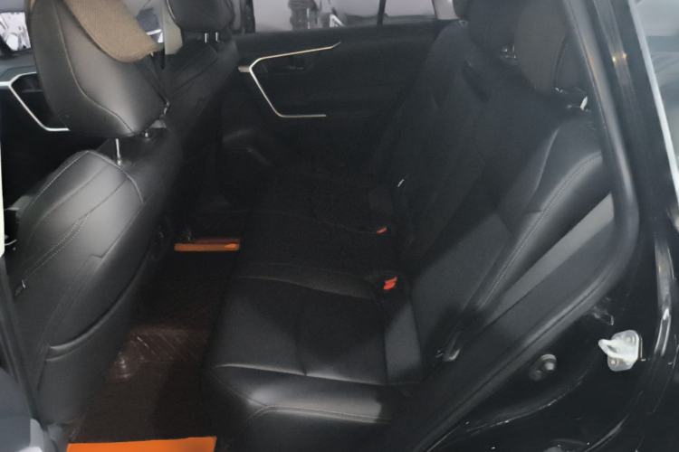 Used Toyota Wildlander 2024 2.0L CVT Two-Wheel Drive Leading Edition