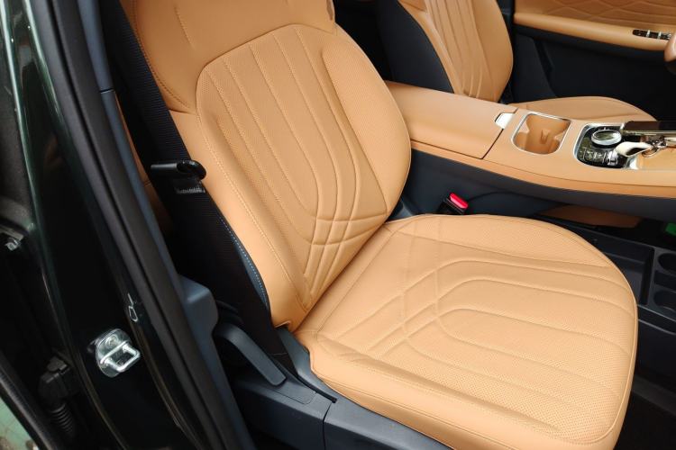 Used Geely Galaxy Xingjian 7 EM-i 2025 120km Launch+ Version Right Front Seat