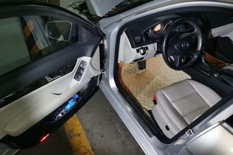 Used Mercedes-Benz C-Class 2010 C 200 CGI Fashion Model