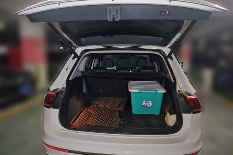 Used Volkswagen Tiguan L 2021 330TSI Automatic Two-Wheel Drive R-Line Enhanced Edition Trunk