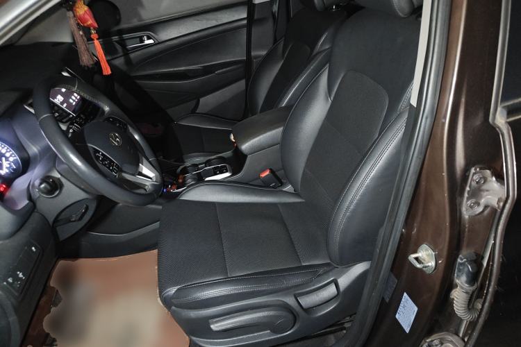 Used Hyundai Tucson 2015 1.6T Dual-Clutch Two-Wheel-Drive Smart Model Left Front Seat