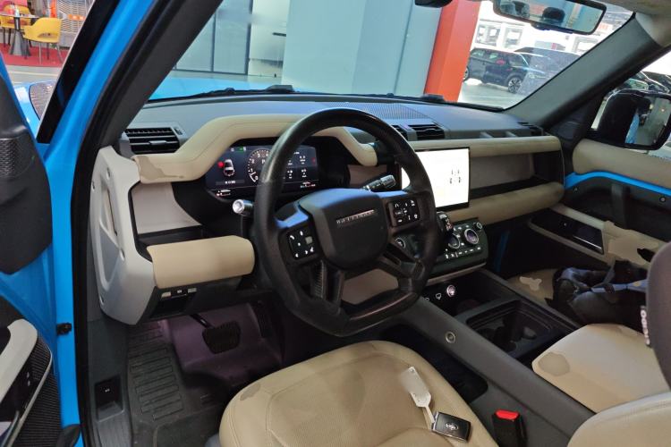 Used Land Rover Defender 2022 90 3.0T P400 XS Center Console