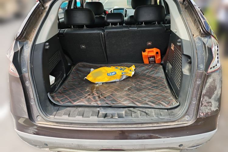 Used Luxgen U6 SUV 2015 1.8T Fashion Edition Trunk