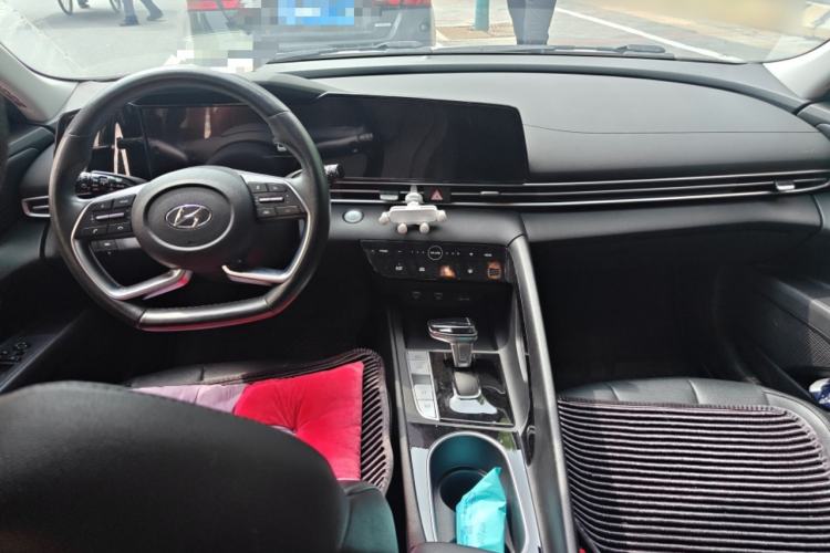 Used Hyundai Elantra 2021 1.5L CVT LUX Prestige Edition