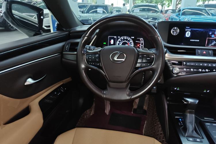 Used Lexus ES 2020 300h Premier Edition Steering Wheel