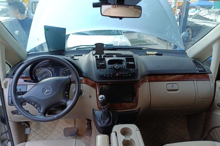 Used Mercedes-Benz Viano 2011 2.5L Prestige Edition Center Console