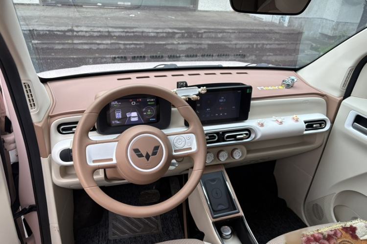 Used Wuling Hongguang MINIEV 2024 3rd Generation 215km Advanced Version Interior 6