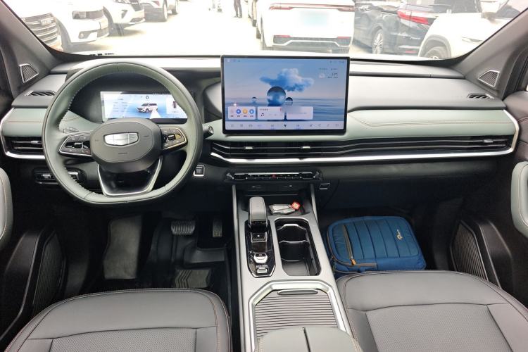 Used Geely Auto Haoyue L 2024 2.0T DCT Prestige Version Center Console