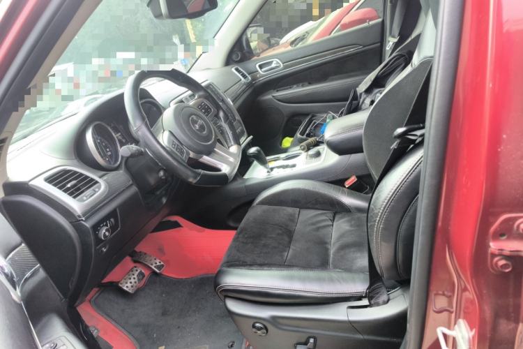 Used Jeep Grand Cherokee SRT 
