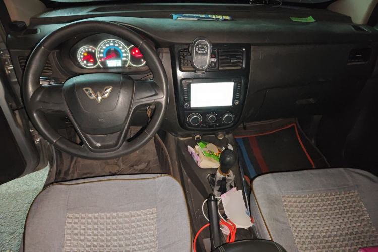 Used Wuling Rongguang V 2016 1.2L Standard Version