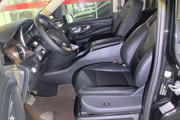 Used Mercedes-Benz V-Class 2020 V 260 Avantgarde Edition Left Front Seat