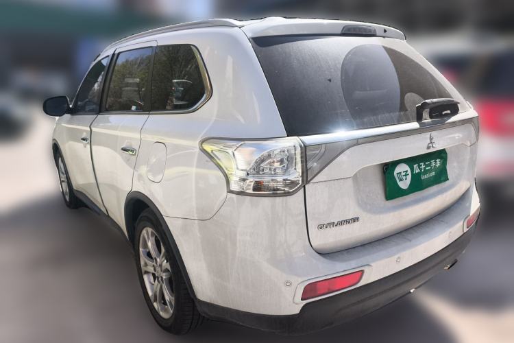 Used Mitsubishi Outlander 2014 2.4L 4x4 Deluxe Value Edition 5 Seats
