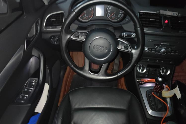 Used Audi Q3 2015 35 TFSI quattro Technology Edition Steering Wheel