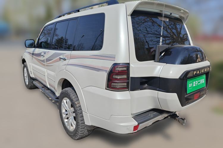 Used Mitsubishi Pajero 2018 V97 3.8L 5-Door GLS Sunroof Single-Difference Model – Middle East
