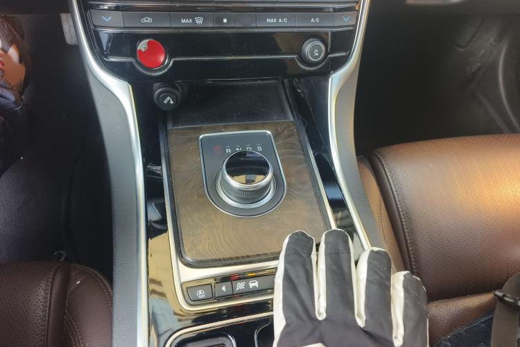 Used Jaguar XFL 2018 XFL 2.0T 250 PS Luxury Edition
