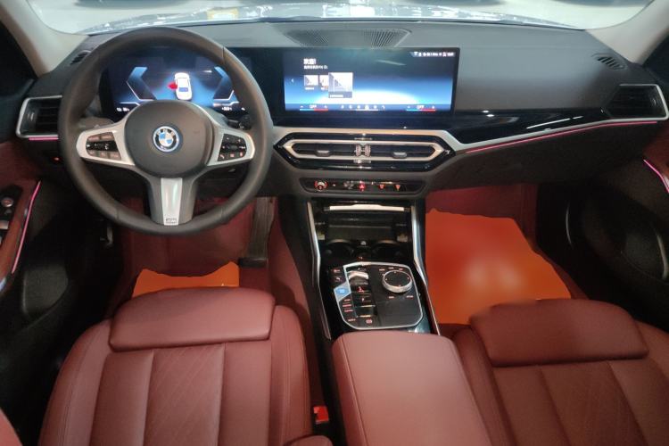 Used BMW i3 2024 eDrive 35 L Center Console