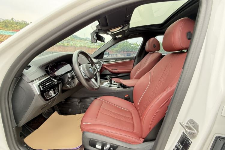 Used BMW 5 Series 2021 Facelifted 525Li M Sport Package Interior 2