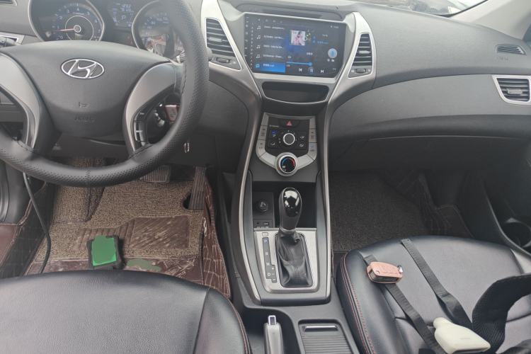 Used Hyundai Elantra (5th Generation / Langdong) 2016 1.6L Automatic Smart Version
