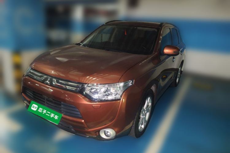 Used Mitsubishi Outlander (Import) 2013 2.4L 4x4 Luxury Navigation Edition 5 Seats