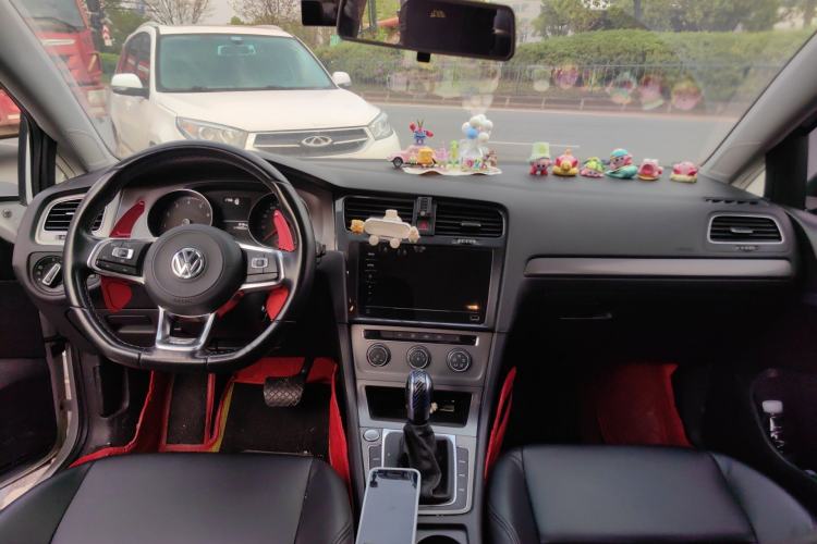 Used Volkswagen Golf 2016 1.6L Automatic Fashion Model
