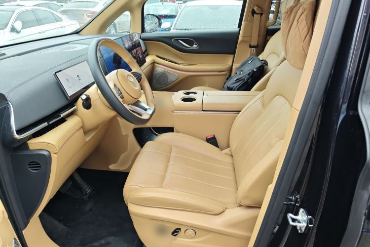 Used VOYAH Dream 2025 PHEV Four-Wheel Drive Prestige Kunpeng Edition Left Front Seat