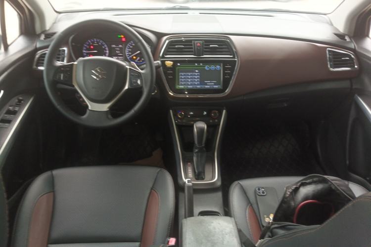 Used Suzuki Vitara S-Cross 2017 1.6L CVT Two-Wheel Drive Urban Advanced Model Center Console