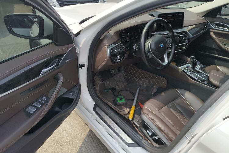 Used BMW 5 Series 2022 Second Facelift 525Li Luxury Package Driver Seat