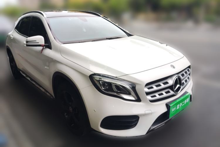 Used Mercedes-Benz GLA 2019 GLA 200 Fashion Model Front Right 45 Deg