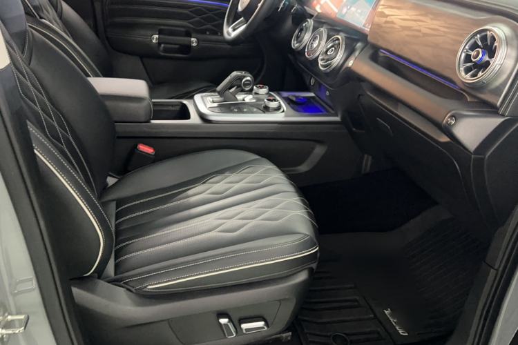 Used Tank 300 2021 Off-Road Edition 2.0T Challenger Interior 5