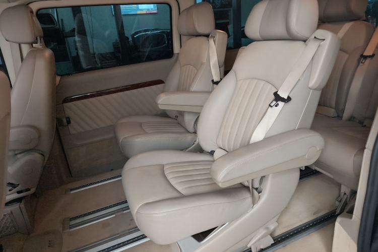 Used Mercedes-Benz Viano 2013 3.0L Hospitality Edition